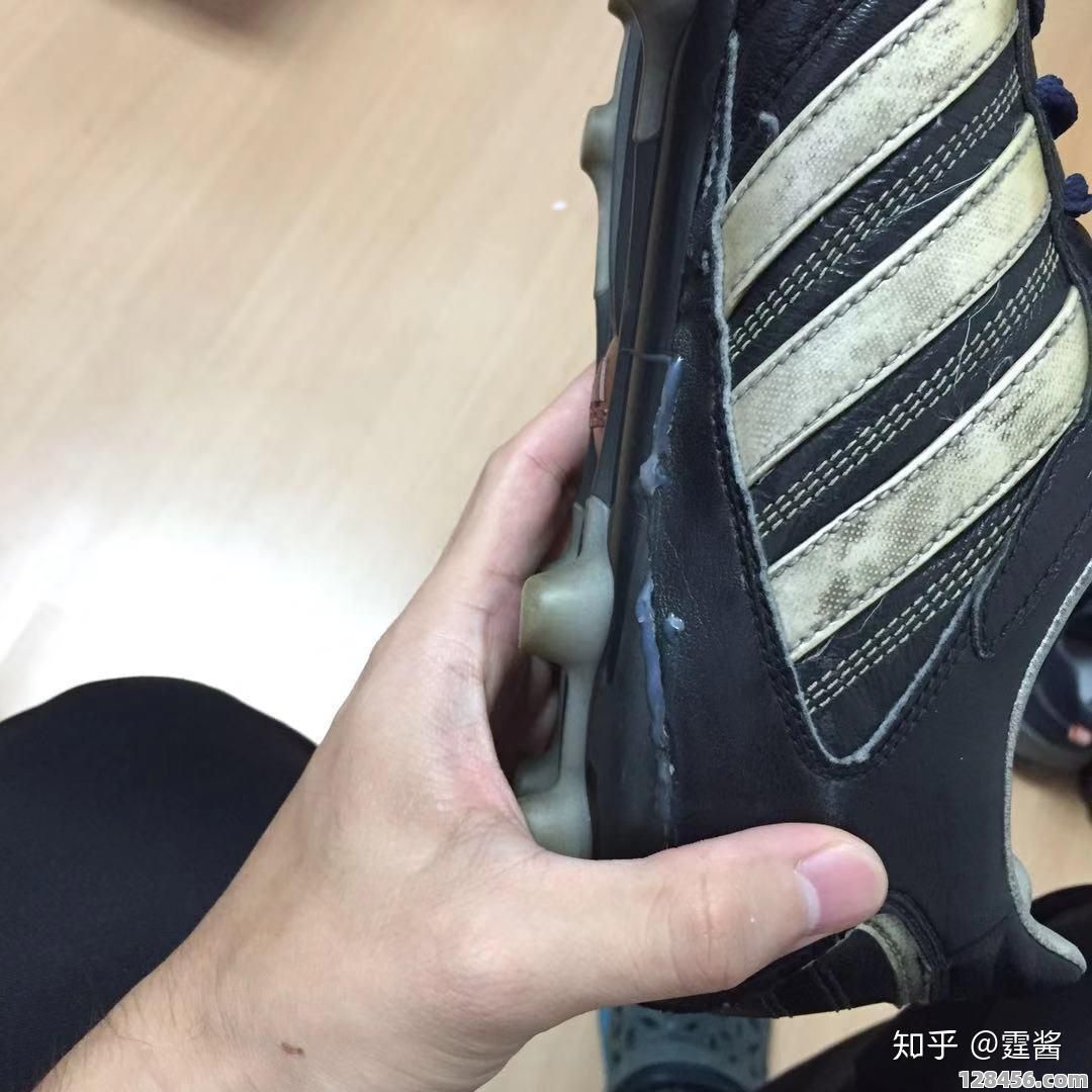 足球鞋开胶在三包范围内吗？详解三包政策与处理建议